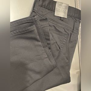 Banana Republic Factory traveler jean, slim fit, black, Men’s size 38x32